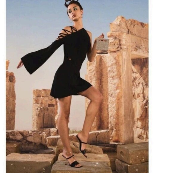 cult gaia Dresses & Skirts - Cult Gaia Nuru Knit Asymmetrical One-Shoulder Mini Dress Black Black NWT Sz M